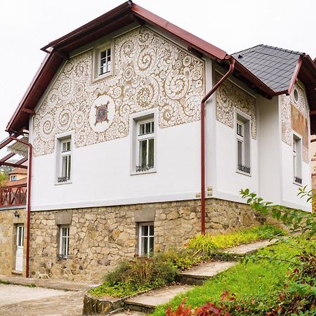 Villa Emausy Лугачовице Экстерьер фото