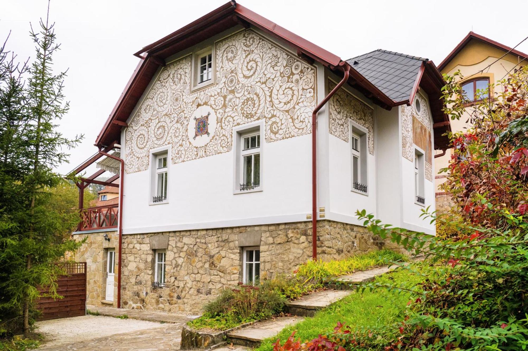 Villa Emausy Лугачовице Экстерьер фото